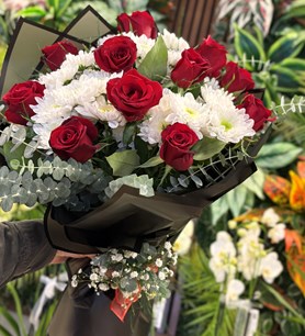 Buket , burhaniye çiçek, gül buketi , karışık buket, gonca 